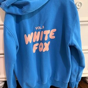 White Fox women’s sweatshirt, size L/LX, great condition!